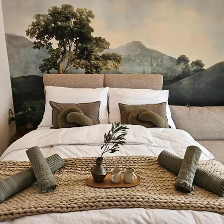 Апартаменты Terrace In Old Town - Castle & Cathedral View *