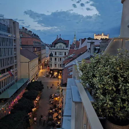 شقة Terrace In Old Town - Castle & Cathedral View براتسيلافا