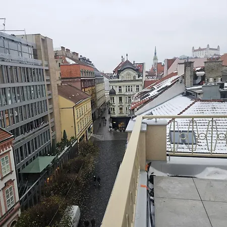 Terrace In Old Town - Castle & Cathedral View Διαμέρισμα *